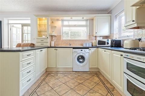 7 Greenway, Waltham, Grimsby, DN37 0HS