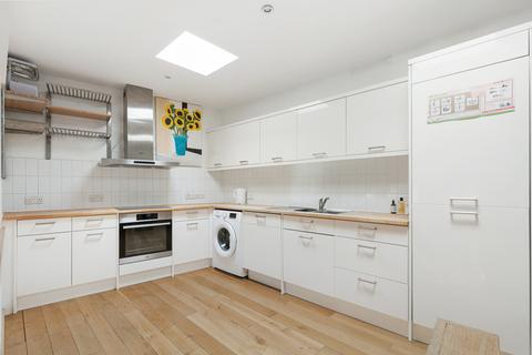 1 bedroom flat for sale, The Pavement, London