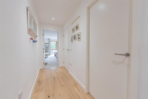 Flat 5, 13 Hughes Close, Edinburgh, EH7 4FW