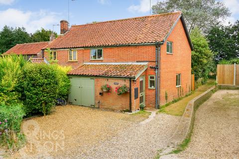 3 bedroom cottage for sale, The City, Halvergate, Norwich