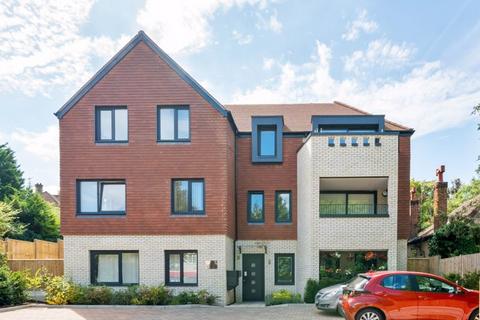 3 bedroom apartment for sale, Old Lodge Lane, Purley