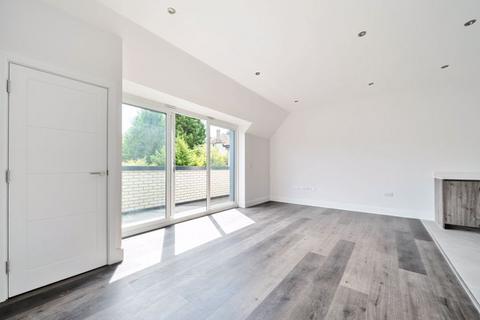 3 bedroom apartment for sale, Old Lodge Lane, Purley