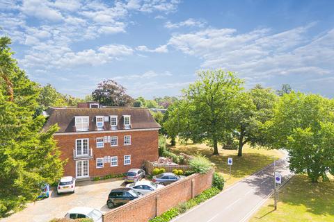 Flat 5, Spriggs Court Palmers Hill, Epping, CM16 6SD