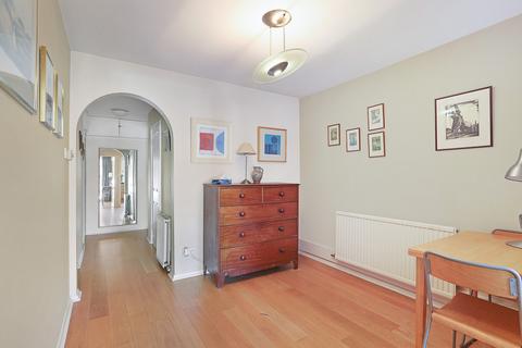 Flat 5, Spriggs Court Palmers Hill, Epping, CM16 6SD