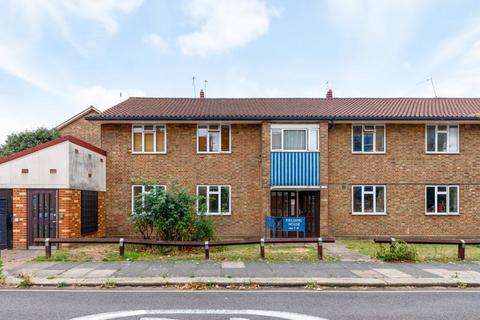 2 bedroom ground floor flat for sale, Bennett Street W4