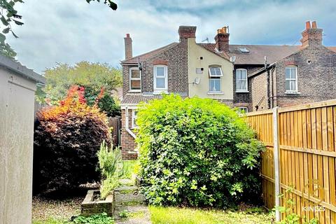 3 bedroom semi-detached house to rent, Walnut Tree Close, Guildford