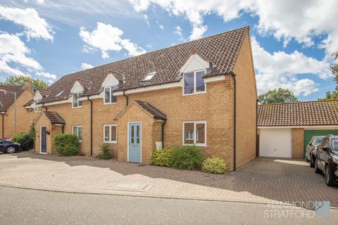 4 bedroom semi-detached house for sale, Camelia Close, Hethersett