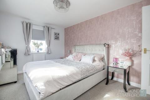 37 Burdock Close, Wymondham, NR18 0YE