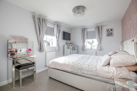 37 Burdock Close, Wymondham, NR18 0YE