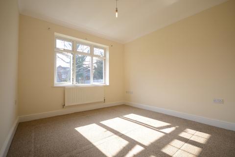 2 bedroom apartment to rent, Reading Road, Winnersh