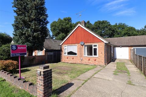 3 bedroom semi-detached bungalow for sale, Award Road, Fleet GU52