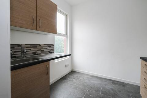 2 bedroom end of terrace house to rent, Warbreck Moor,  Liverpool, L9