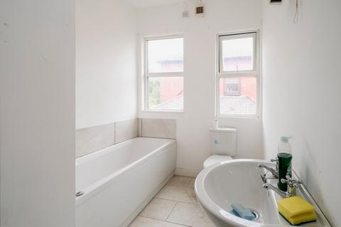 2 bedroom end of terrace house to rent, Warbreck Moor,  Liverpool, L9