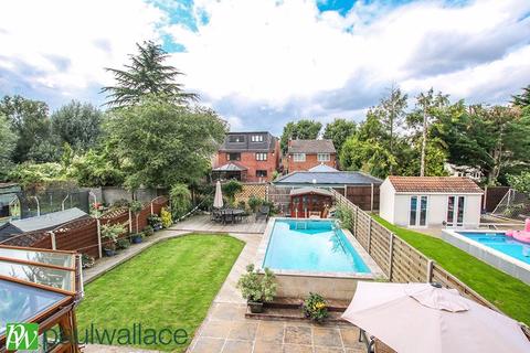 4 bedroom detached house for sale, Derby Road, Hoddesdon