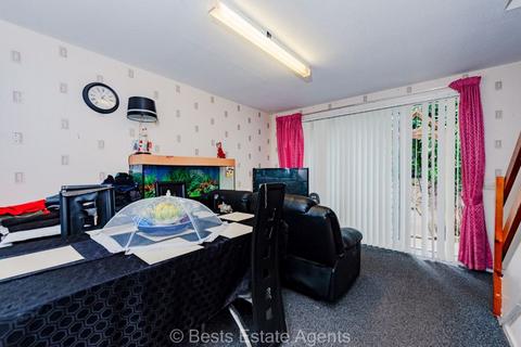 undefined, De Lacy Row, Castlefields, Runcorn