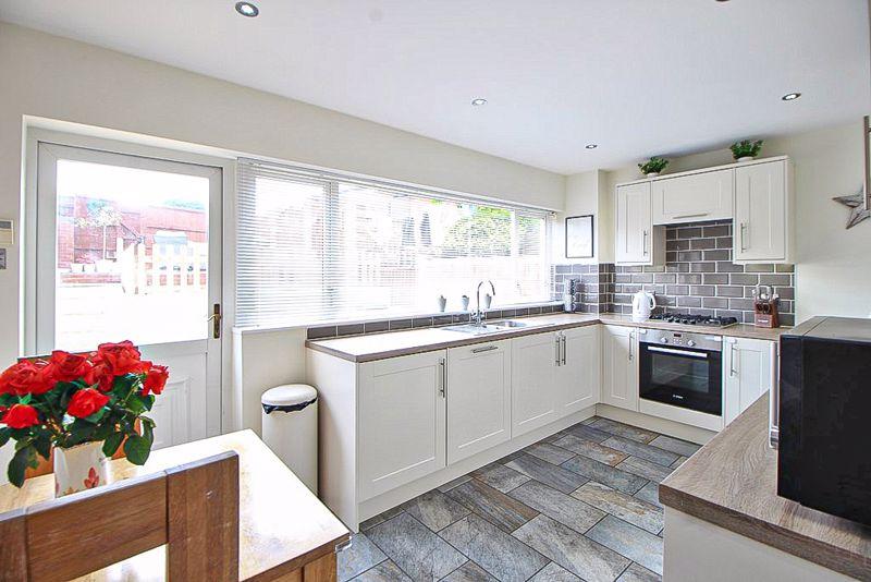 Dining kitchen