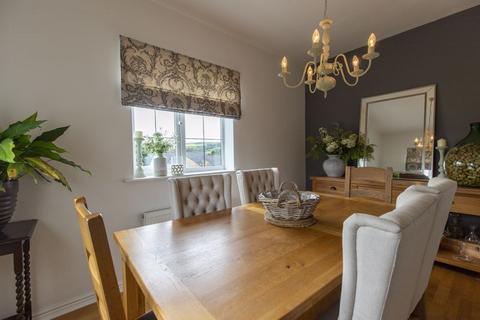 10 Rylands Park, Ripponden, Sowerby Bridge, HX6 4JH