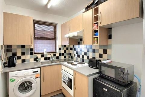 1 bedroom apartment for sale, Wellingborough Road, Earls Barton, Northamptonshire NN6