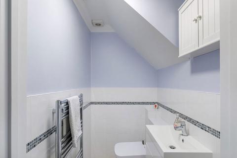 9 Chaffinch Walk, Ridgewood, Uckfield, TN22 5YQ