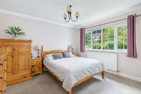 9 Chaffinch Walk, Ridgewood, Uckfield, TN22 5YQ