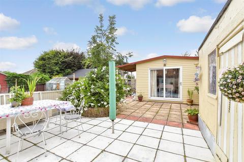 26 Hooks Lane, Havant, PO9 3DR