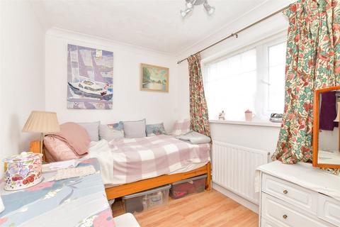 26 Hooks Lane, Havant, PO9 3DR