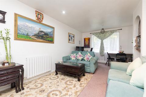 2 bedroom ground floor flat for sale, Cricketers Close, Erith, Kent