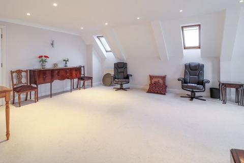 3 bedroom penthouse for sale, The Riviera, Folkestone CT20