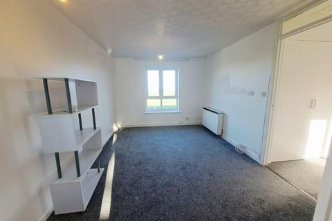2 bedroom flat to rent, Whinmoor Place, Newcastle Upon Tyne