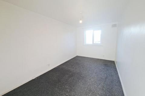 2 bedroom flat to rent, Whinmoor Place, Newcastle Upon Tyne