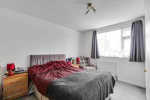 7 Ashdown Gardens, South Croydon, CR2 9DR