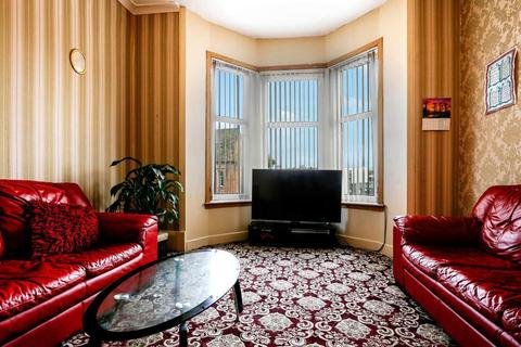 2 bedroom flat for sale, Circus Drive, Dennistoun, G31 2JH