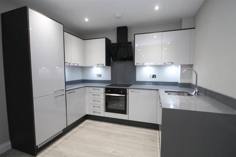 2 bedroom flat for sale, Clarendon Road, Ashford TW15