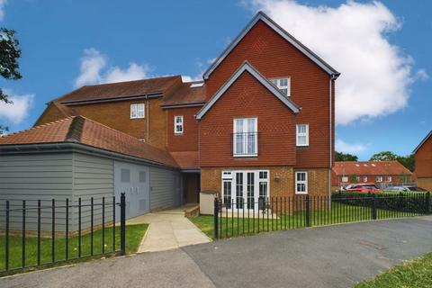 2 bedroom apartment for sale, Tadworth