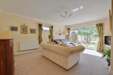 5 bedroom detached house for sale, Crescent Road, Heybridge, Maldon, Essex, CM9 4SJ