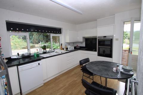 3 bedroom bungalow for sale, Pinewood Road, High Wycombe HP12