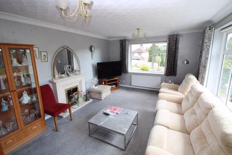 3 bedroom bungalow for sale, Pinewood Road, High Wycombe HP12