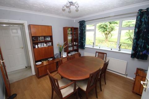 3 bedroom bungalow for sale, Pinewood Road, High Wycombe HP12