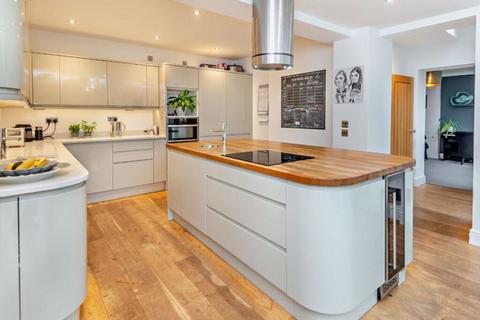 21a Cheapside Road, Ascot, SL5 7QR