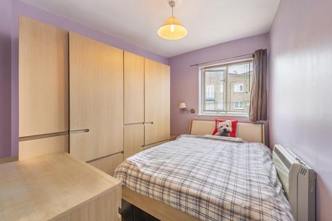 2 bedroom flat for sale, Chester Court, Trundleys Road, London, SE8