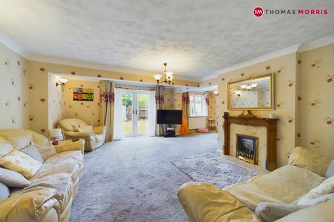 4 bedroom semi-detached house for sale, Erica Road, Cambridgeshire PE27