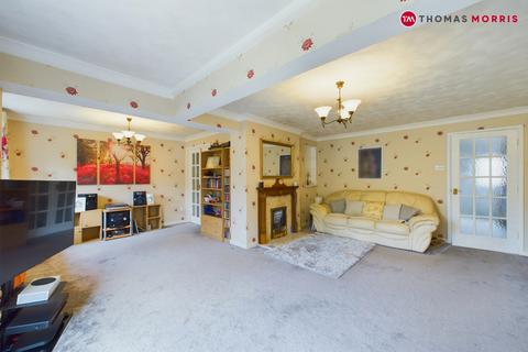 4 bedroom semi-detached house for sale, Erica Road, Cambridgeshire PE27