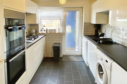 23 Thorntons Way, Nuneaton, CV10 8NR