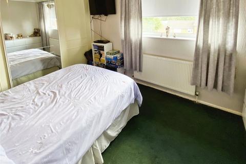 23 Thorntons Way, Nuneaton, CV10 8NR