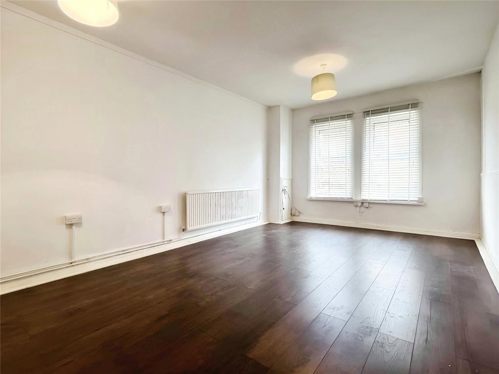 Living Room/Bedroom