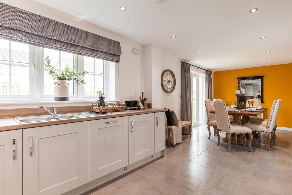 Large open plan kitchen/dining area