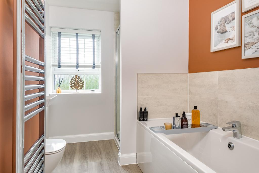 Family bathroom in the Holden 4 bedroom home