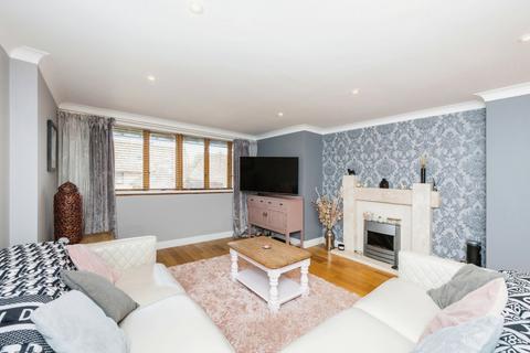 2 bedroom maisonette for sale, Somerfield Barn Court, Main Road, Ashford, Kent