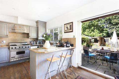8 Swyncombe Avenue, London, W5 4DS