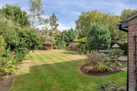 208 Thorpe Road, Peterborough, PE3 6LB